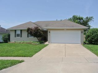 437 S Cedarwood Ave, Republic, MO 65738