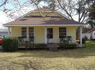 705 Oak Ave, Highlands, TX 77562