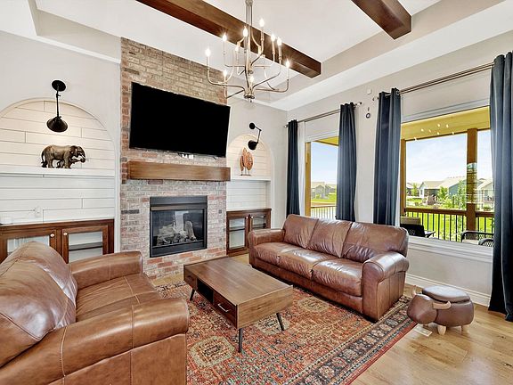 4th image of 2951 N Woodridge Ct