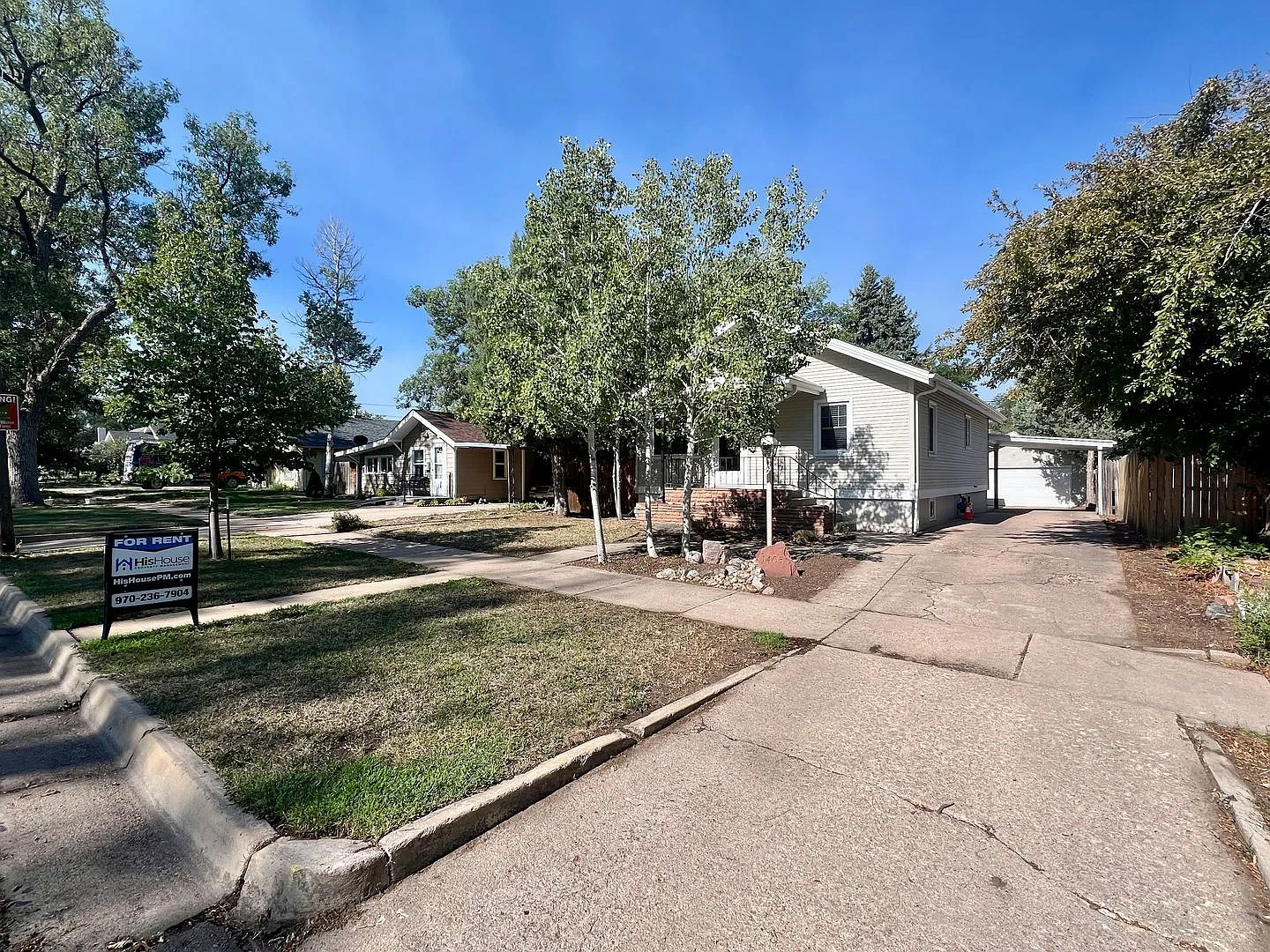 2 bed, 1.0 bath, 1945 sqft, $1,900 — Photo 3