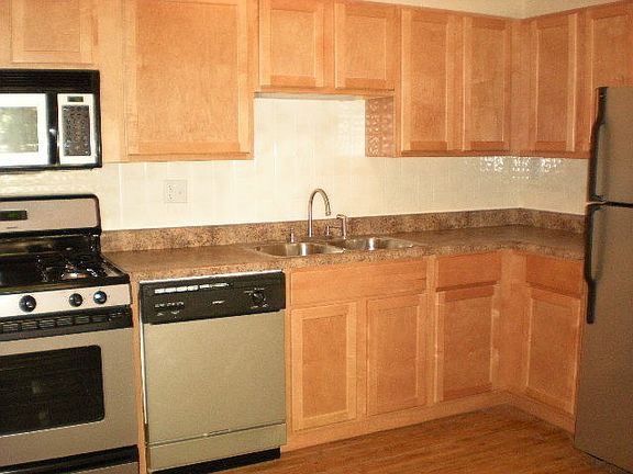 3rd image of 74 Arbor Village Ct APT A