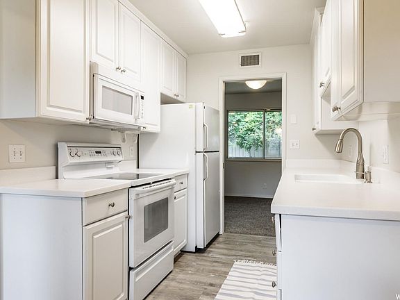 4th image of 2280 E Carriage Ln APT 93