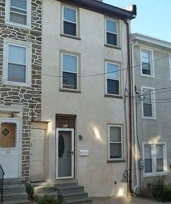 207 Dupont St — Photo 1