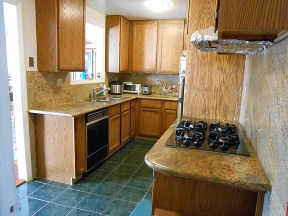 4th image of 1724 Newbridge Ave