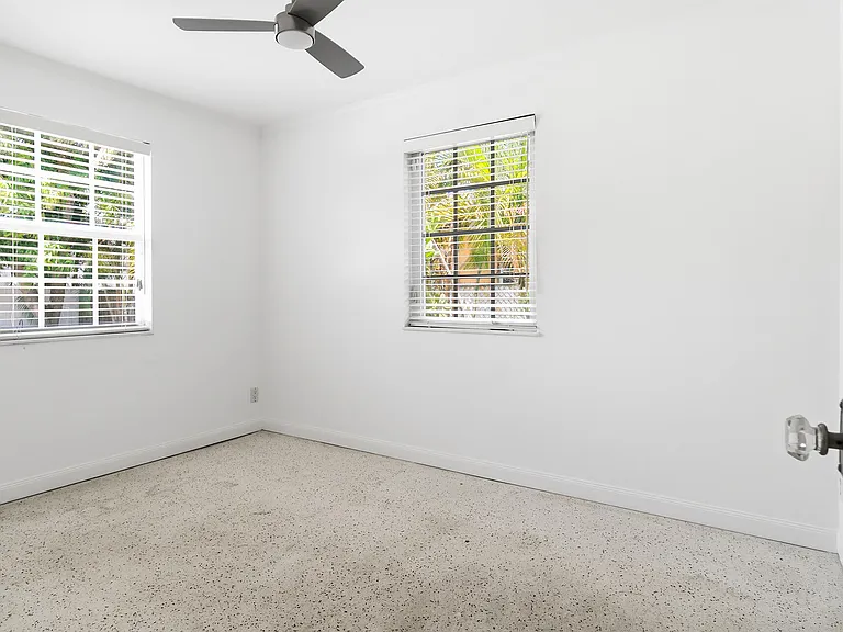 205 Rutland Blvd — Photo 28
