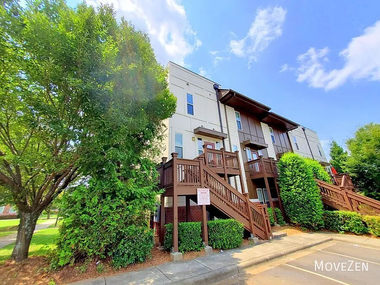 827 Seigle Point Dr — Photo 2