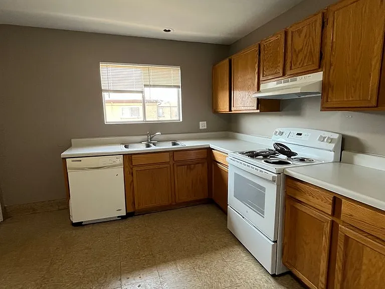 2342 W Nichols Rd — Photo 10