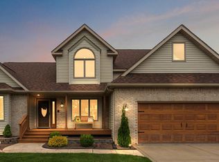 1456 Diamond Blvd, Valparaiso, IN 46385