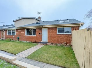 9043 Terrace Pl, Des Plaines, IL 60016