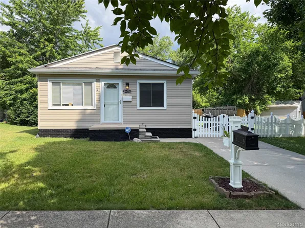 26202 Southwestern Hwy, Redford, MI 48239