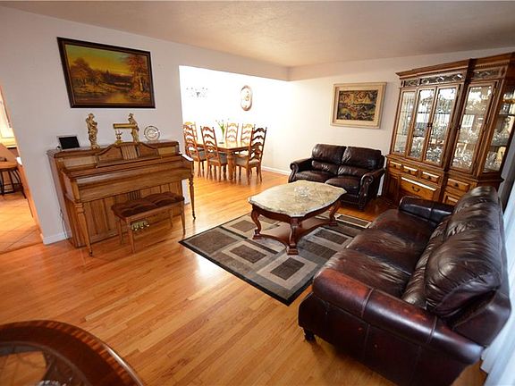 4th image of 2975 Hetzel Dr
