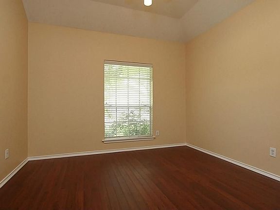 3rd image of 11707 Bayberry Ct