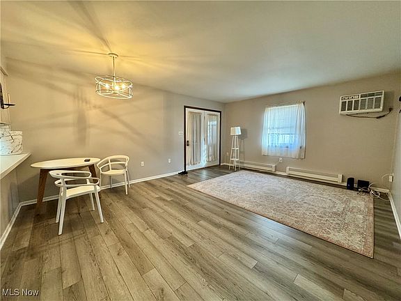 4th image of 2023 Monroe Ave APT B