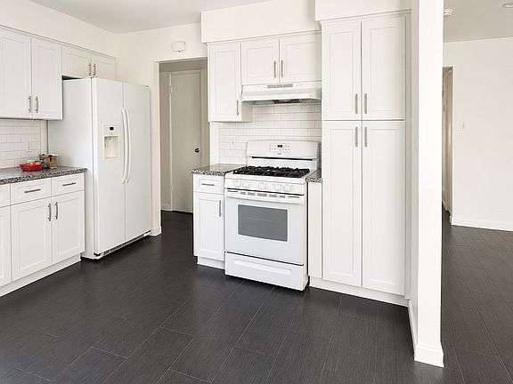 3rd image of 708 White Ln