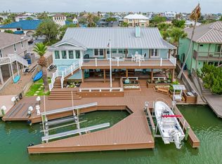 18 Blue Heron Dr, Rockport, TX 78382