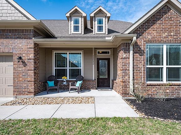 3rd image of 14042 Belmont Cir