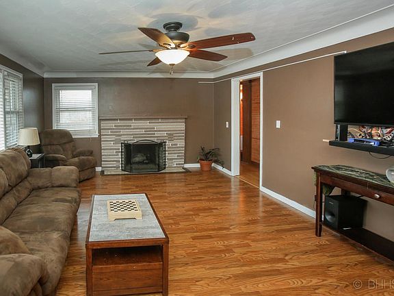213 devon ave-104