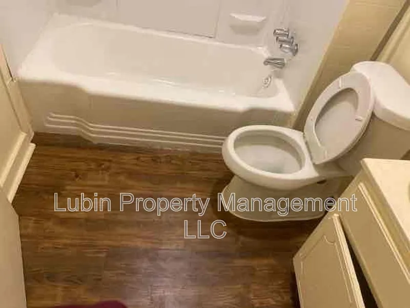 2 bed, 1.0 bath, 829 sqft, $800 — Photo 4