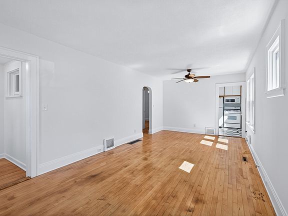 5th image of 3713 42nd Ave S