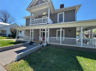 502 Spring St, Mount Airy, NC 27030