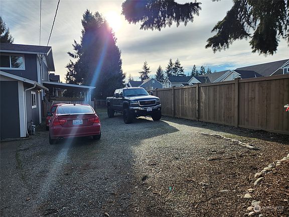 3rd image of 3910 180th Street E