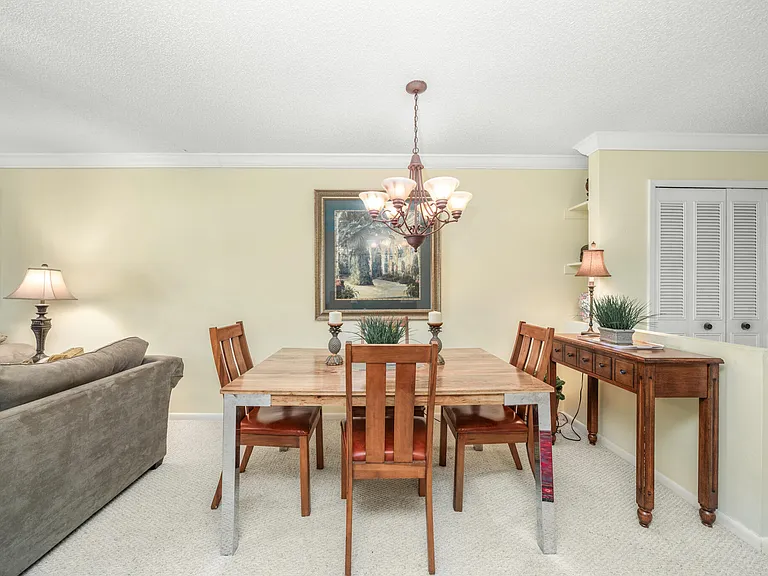 3833 Edgewater Dr — Photo 10