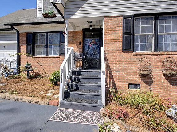 3rd image of 144 Harvin St