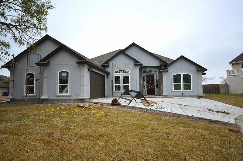 1st image of 1233 Sandpiper Dr
