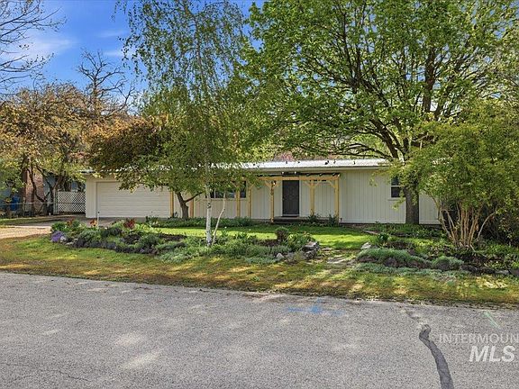2nd image of 4760 N Maplewood Dr