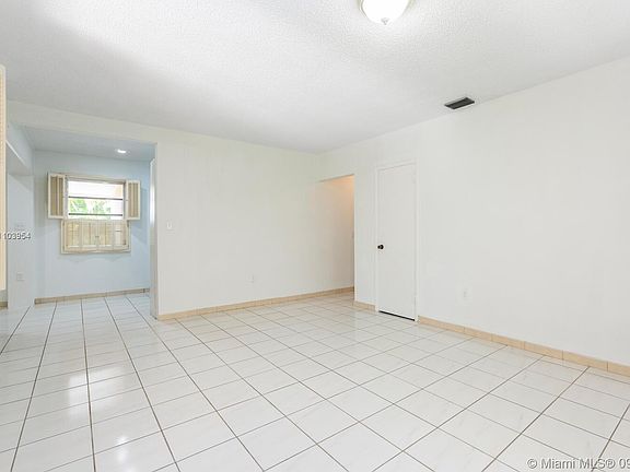 living/dining area