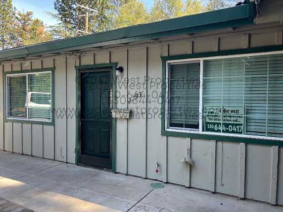1st image of 2793 Manor Dr