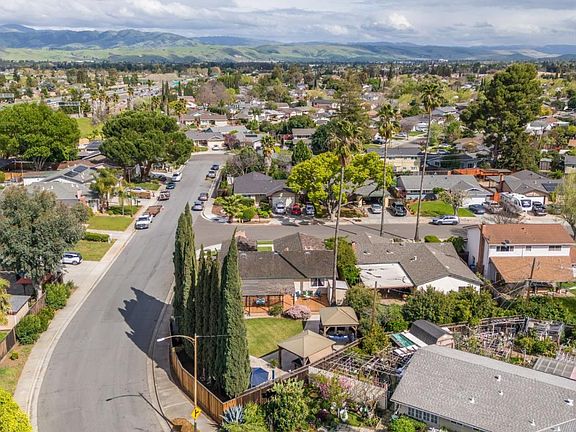 4th image of 5405 Woodhurst Ln