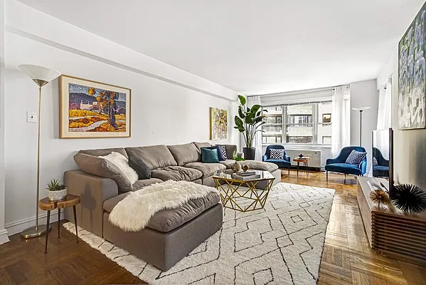 Sold by Compass | media 1