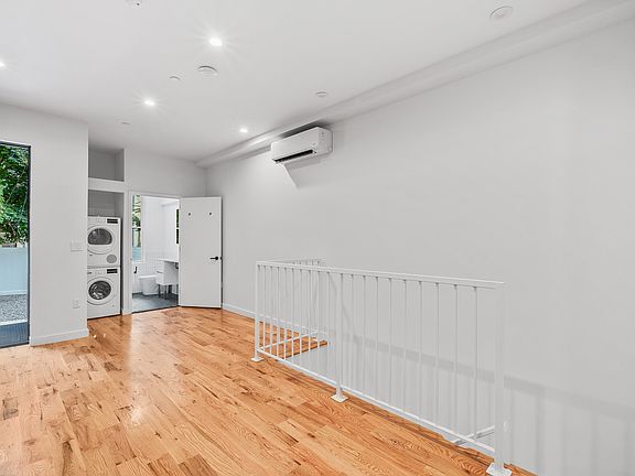 5th image of 284 Suydam St #1L
