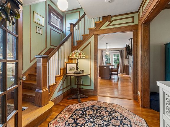 4th image of 27 Richwood St