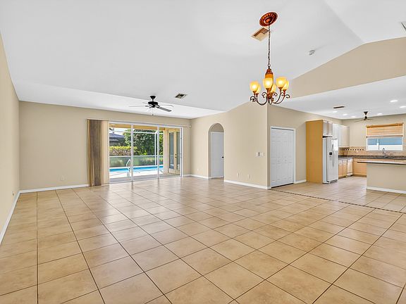 5th image of 2116 SW 44th St