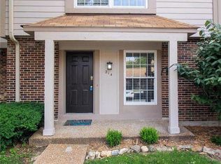 214 Carmel Woods Dr, Ballwin, MO 63021