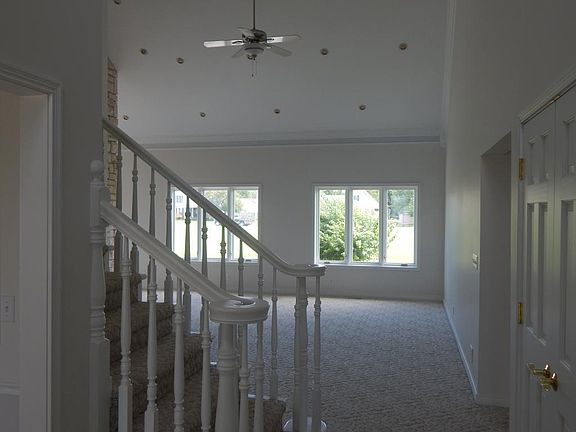 3rd image of 203 Bradley Dr