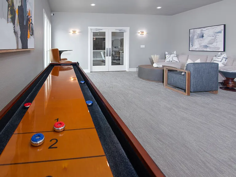 Rivercrest Apartments — Photo 6