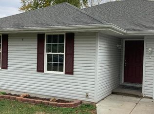 2072 N Hoffman Ave, Springfield, MO 65803