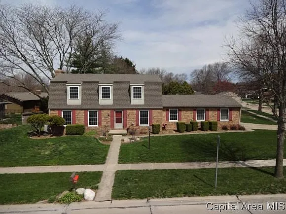 1202 Harrington Dr photo 1
