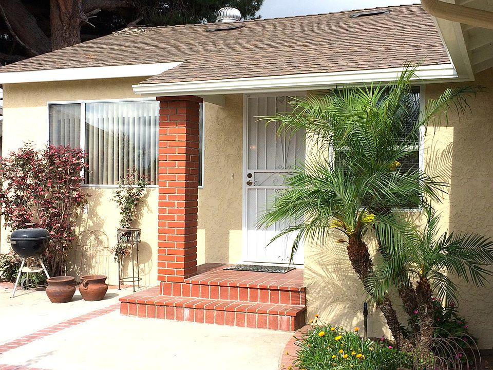 1st image of 15907 S Saint Andrews Pl