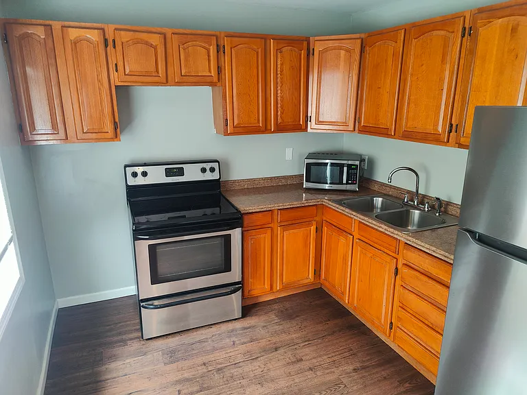1172 Wyoming Ave #FRONT UPSTAIRS — Photo 7