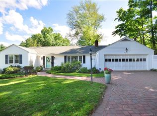 35 Huron Dr, West Hartford, CT 06117