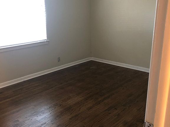 3rd image of 1811 Belmead Ln