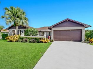 10573 Pineada Cir, Boynton Beach, FL 33436