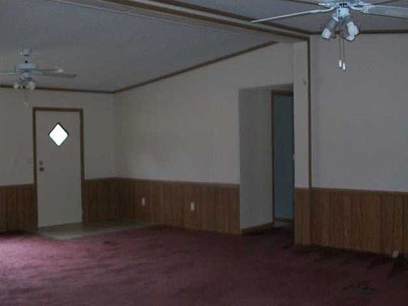 2408 sq ft 4 bedroom / 3 bath home with split plan on 9 acres