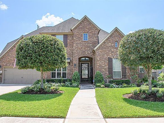 2nd image of 8923 Purdy Crescent Trl