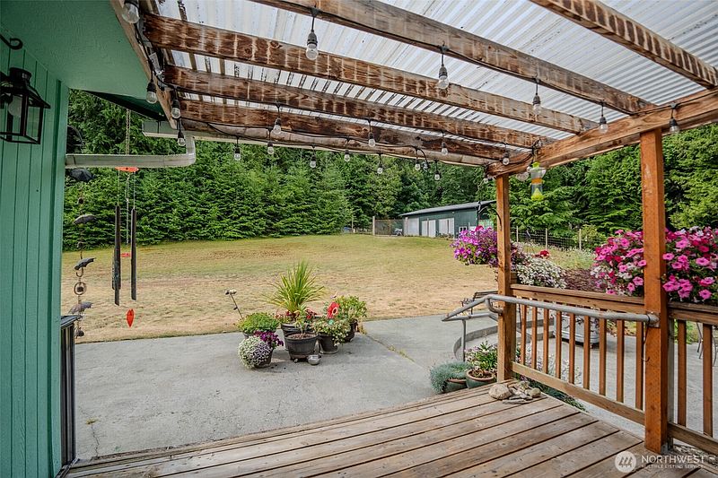 3rd image of 561 Cedar Hill Road