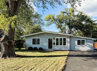 323 John St, North Aurora, IL 60542